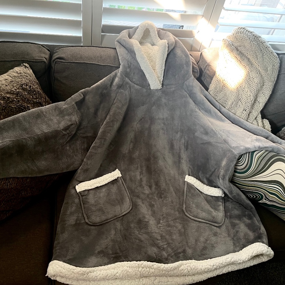 Grey Oversized Oodie Hooded Blanket - Picture 1 of 1